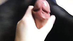 I MAKE A SAW WITH THE FEET.